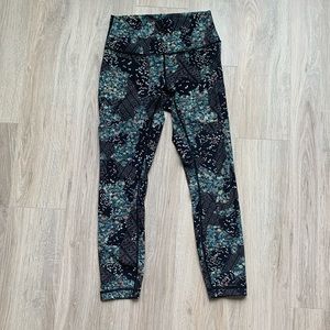 Lululemon Sz 4 cropped leggings